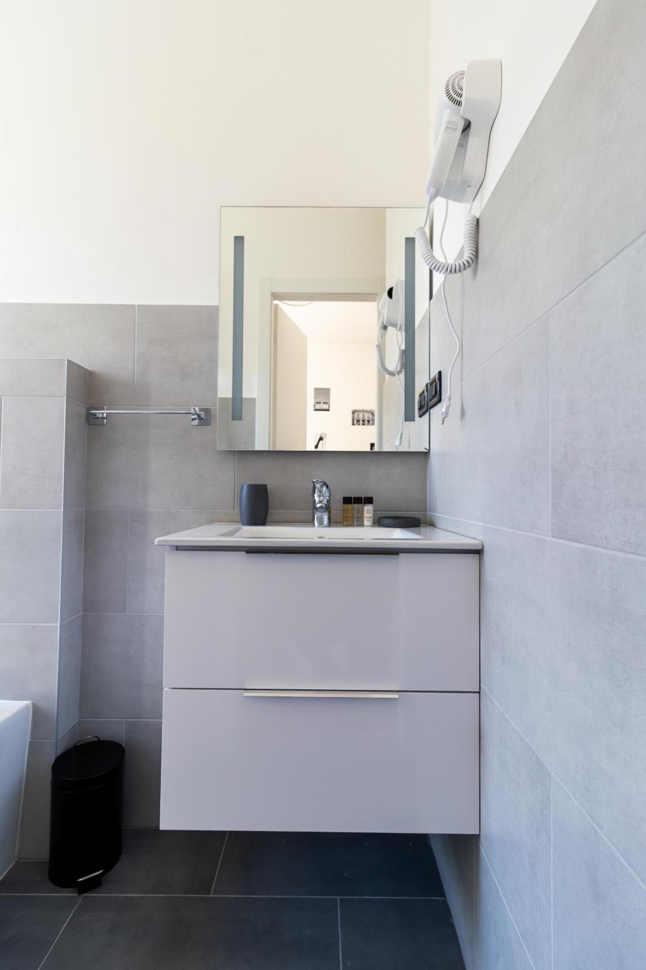 Abbiategrasso - Bocconi - 2 Camere Da Letto 米兰 外观 照片