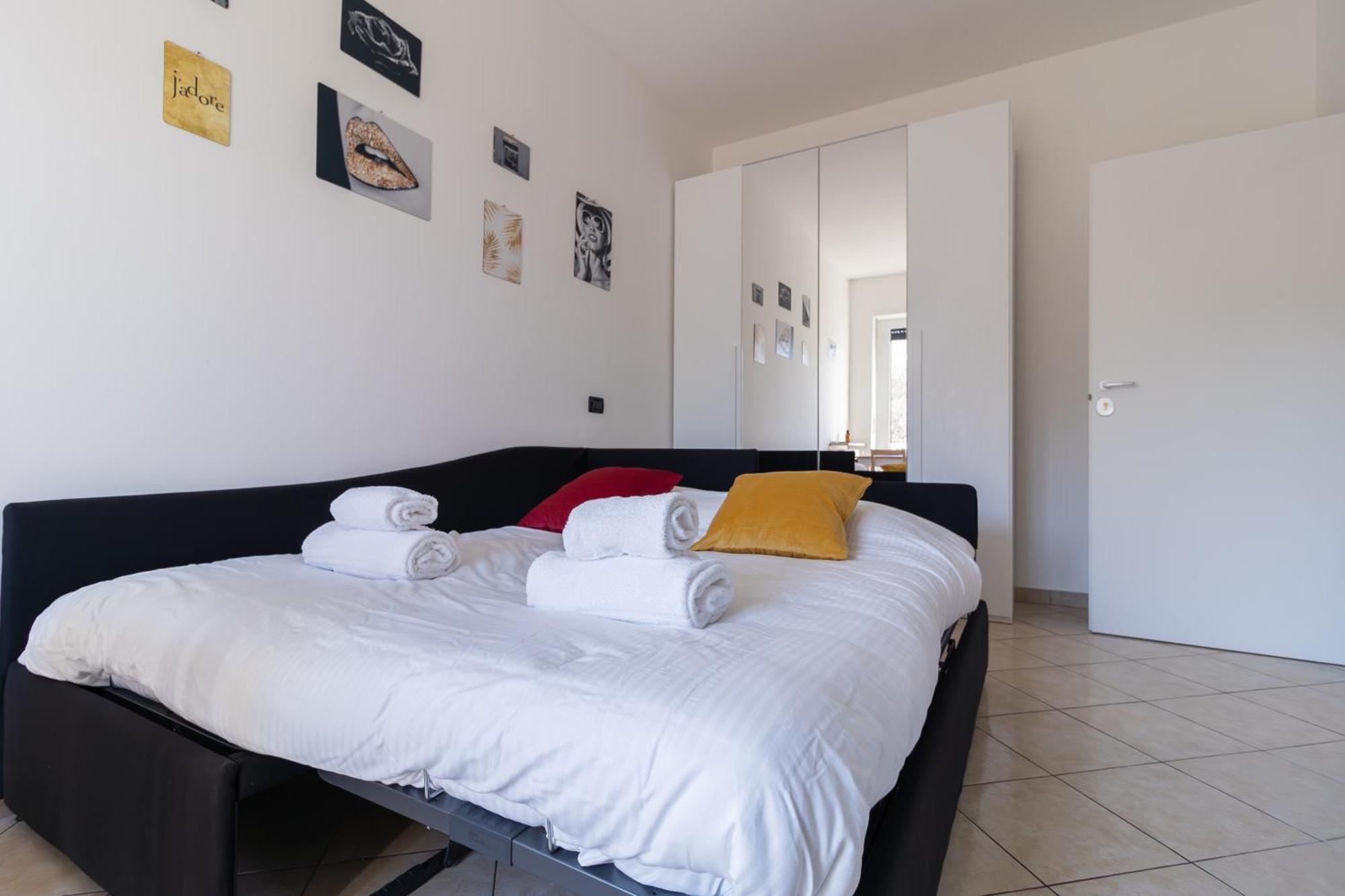 Abbiategrasso - Bocconi - 2 Camere Da Letto 米兰 外观 照片